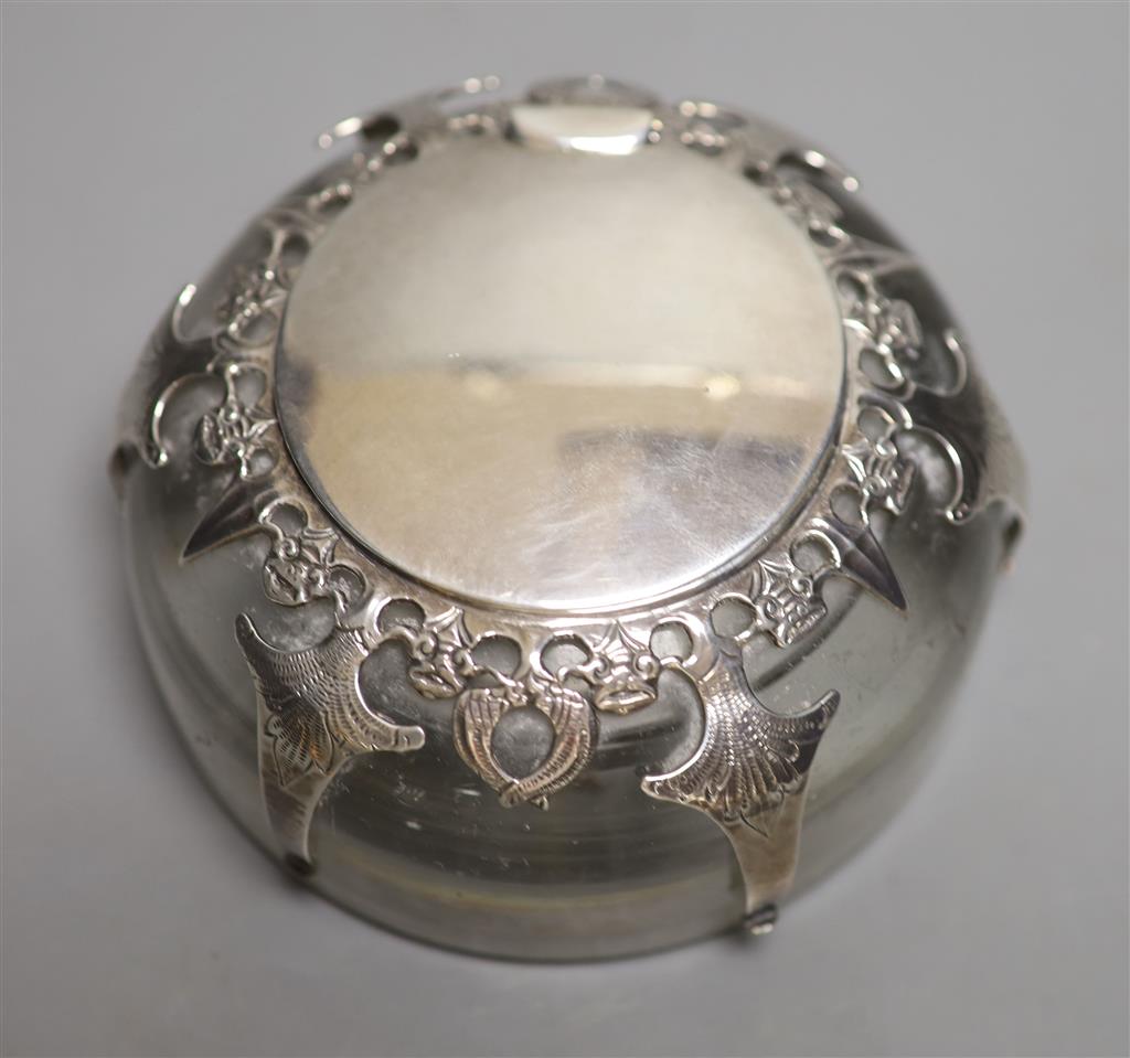 An Edwardian silver mounted domed glass inkwell, London, 1901, base diameter 12.3cm.